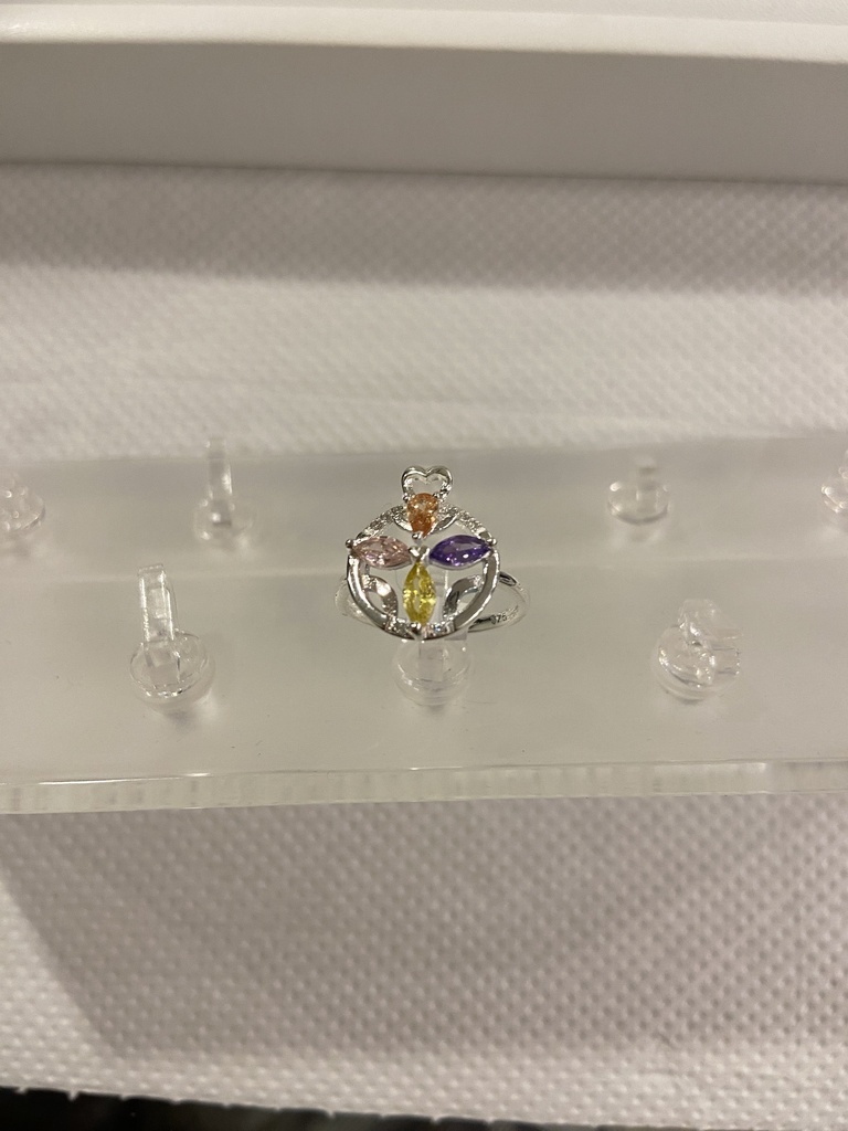 ANILLO LUCY