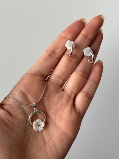 Conjunto Flor blanca 