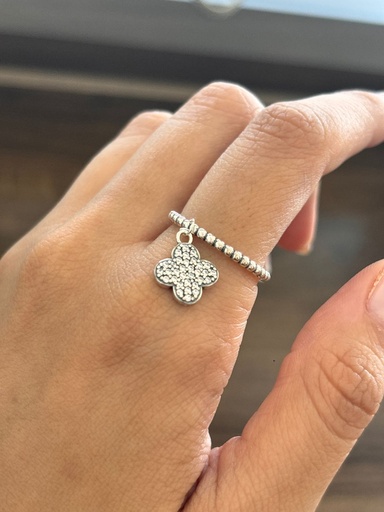Anillo trebol D2002